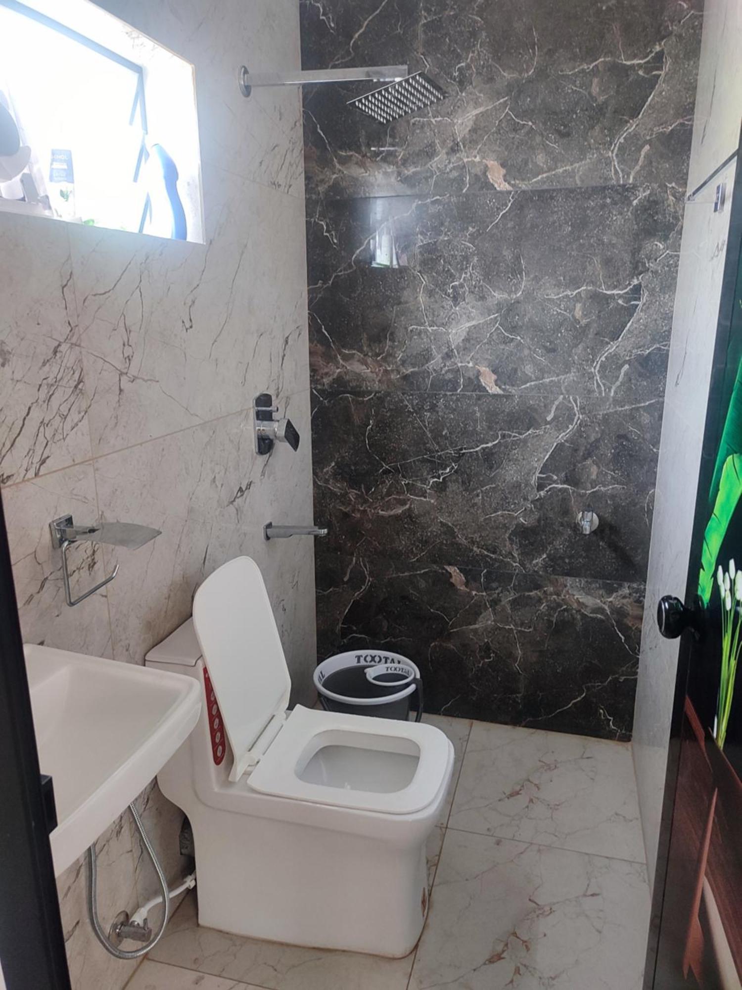 Alam Homestay Kochi Eksteriør billede