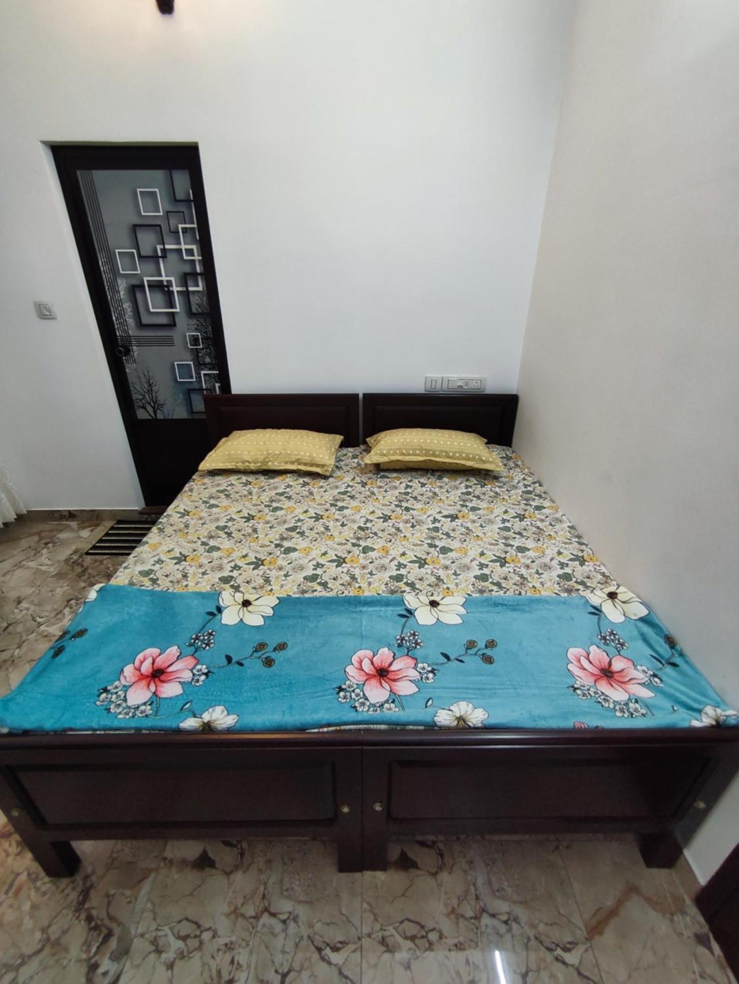 Alam Homestay Kochi Eksteriør billede
